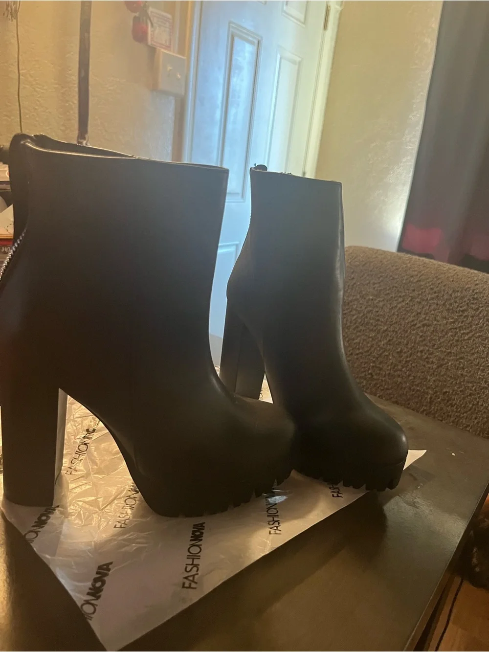 VERONICA24 Black Heeled Booties (Size 6)